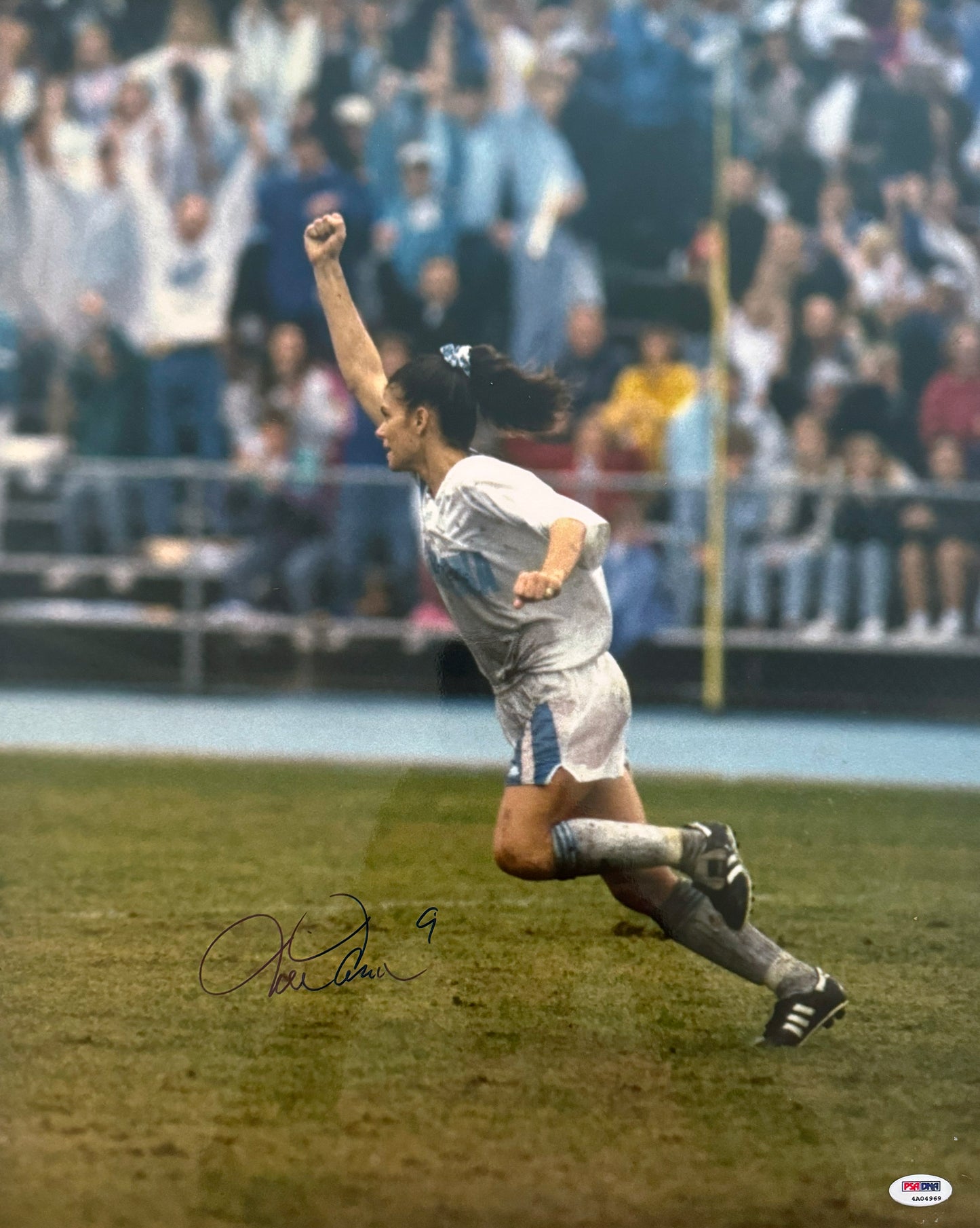 Mia Hamm Signed 16x20  US Women's Soccer Team Autographed Photograph PSA